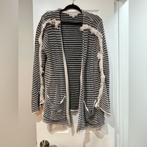Women’s cardigan black and white